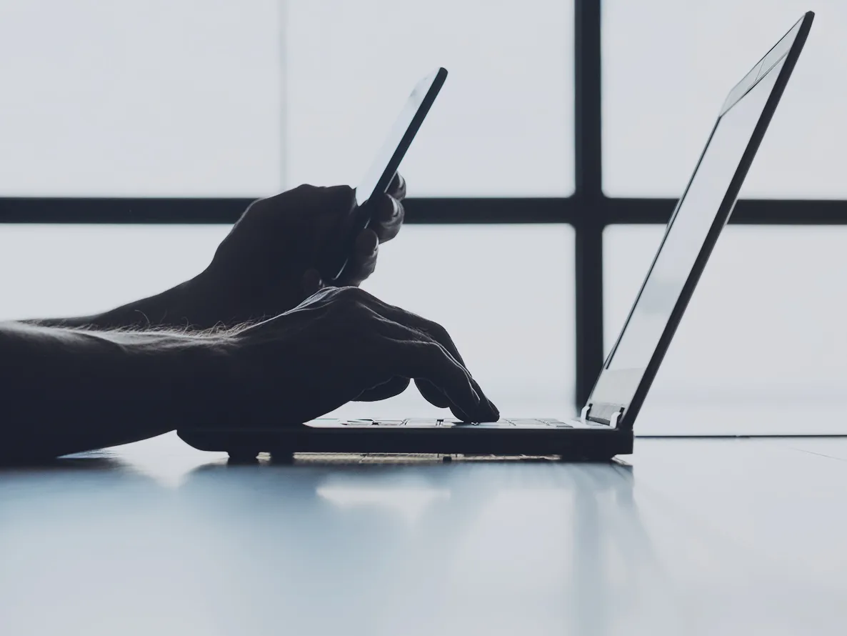 Integrate mobile devices with VDI services